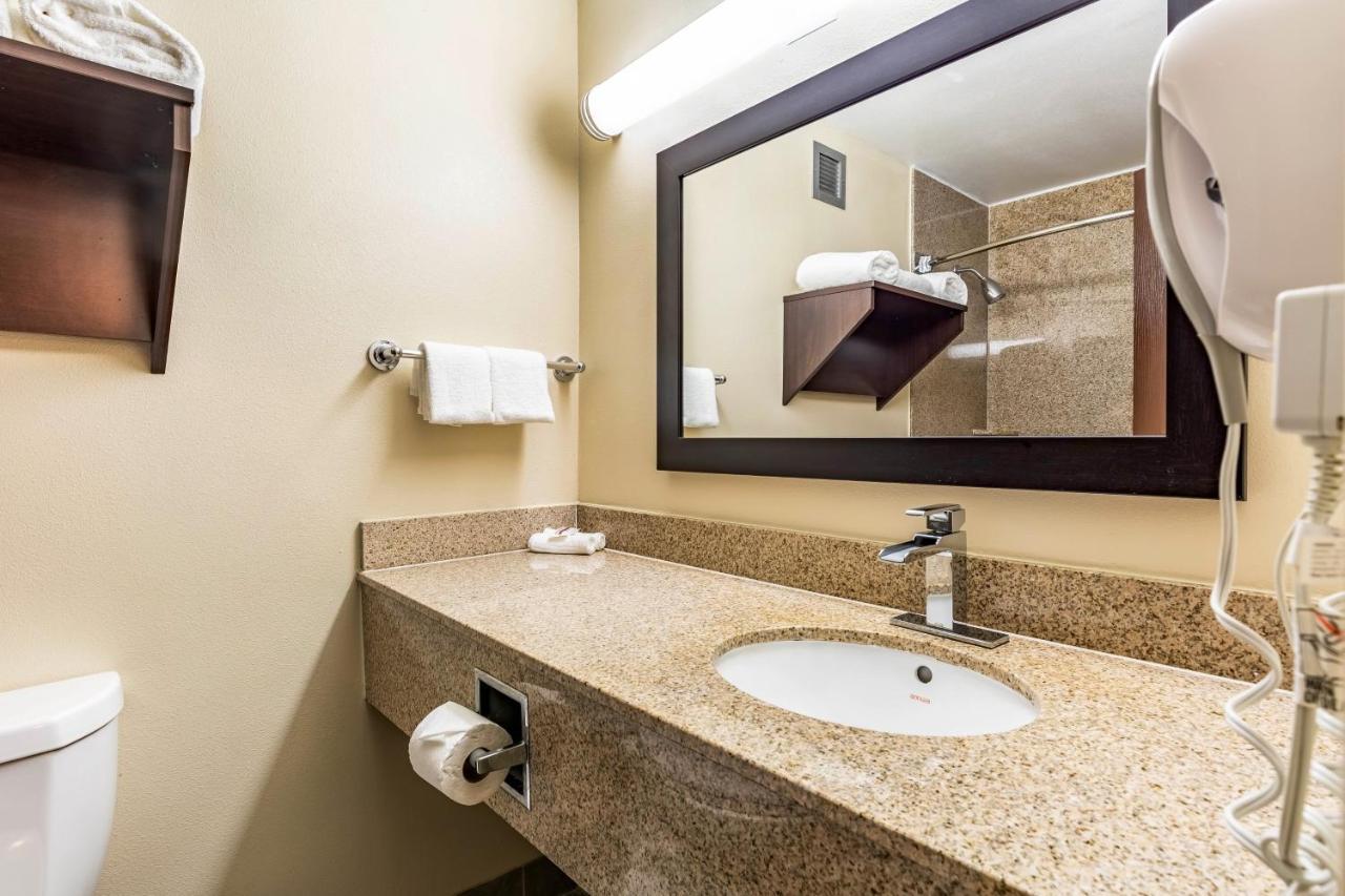 Red Roof Inn Plus & Suites Houston - Iah Airport Sw Kültér fotó