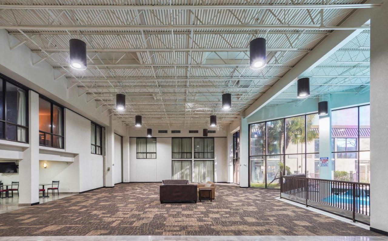 Red Roof Inn Plus & Suites Houston - Iah Airport Sw Kültér fotó