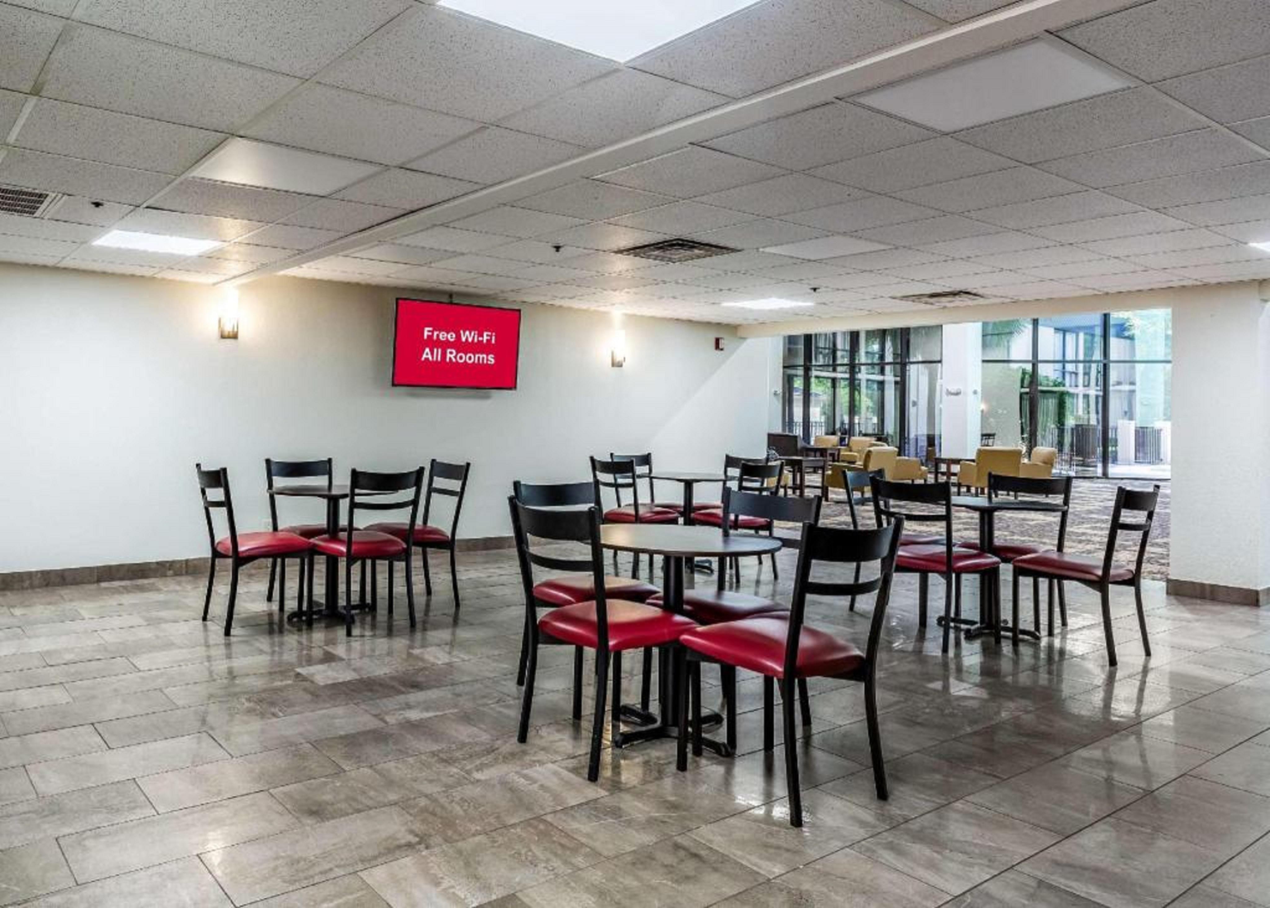 Red Roof Inn Plus & Suites Houston - Iah Airport Sw Kültér fotó