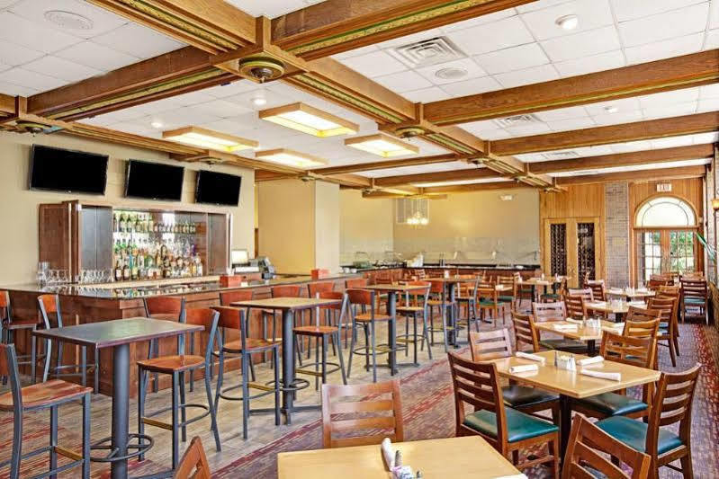 Red Roof Inn Plus & Suites Houston - Iah Airport Sw Kültér fotó